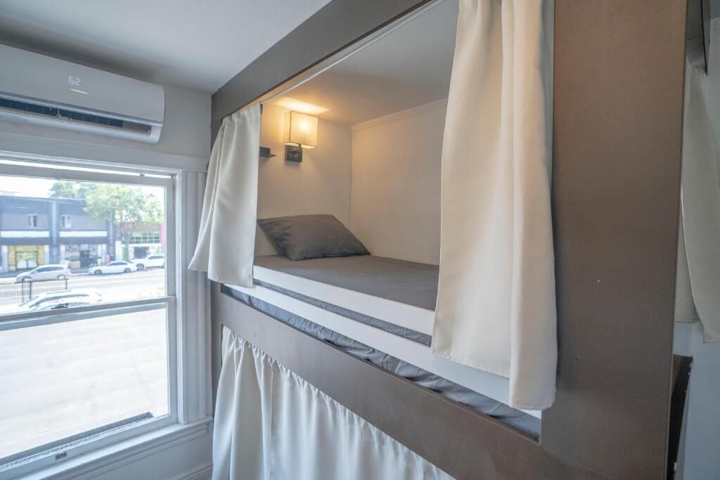 Photo of Bedroom in Pico-Union