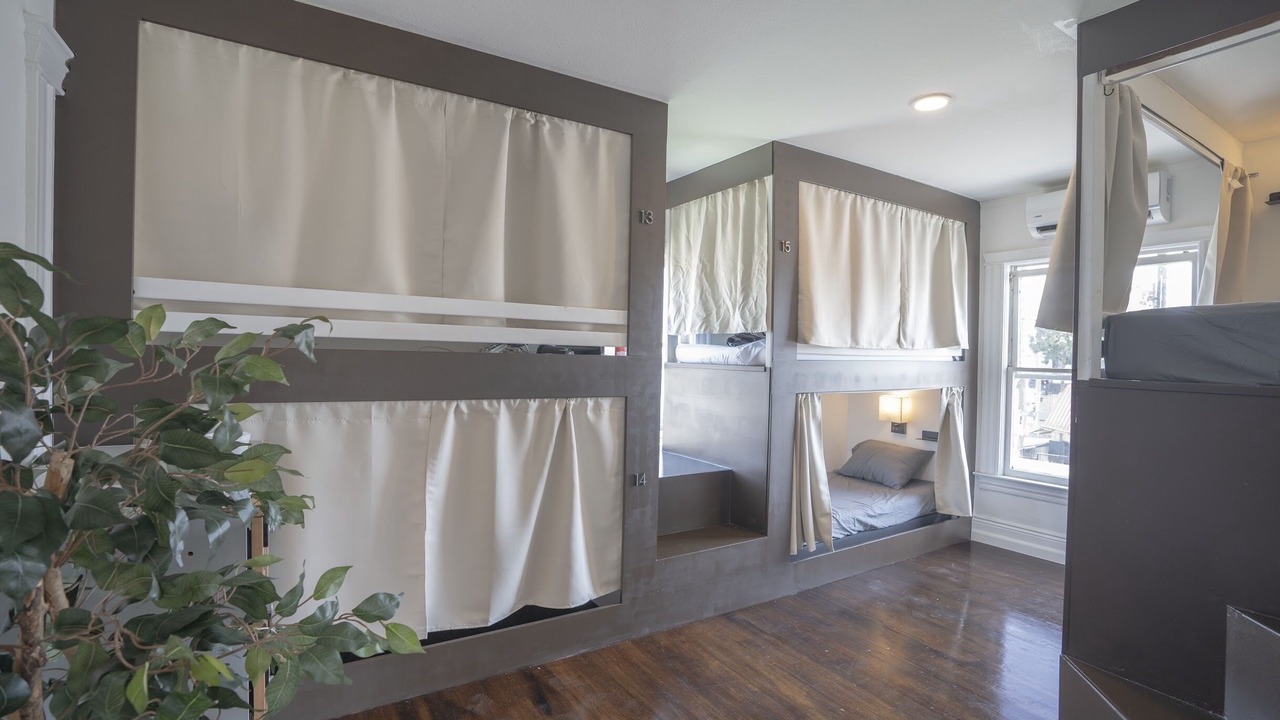 Photo of Bedroom in Pico-Union