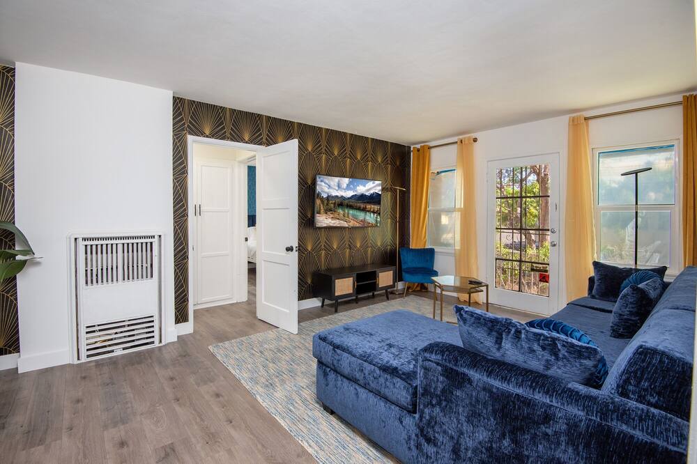 Photo of Livingroom in Carthay Circle