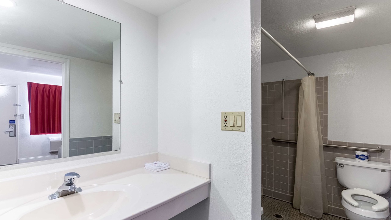 Photo of Bathroom in Northwest Pensacola