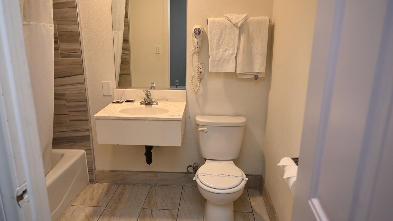 Photo of Bathroom in Little Armenia