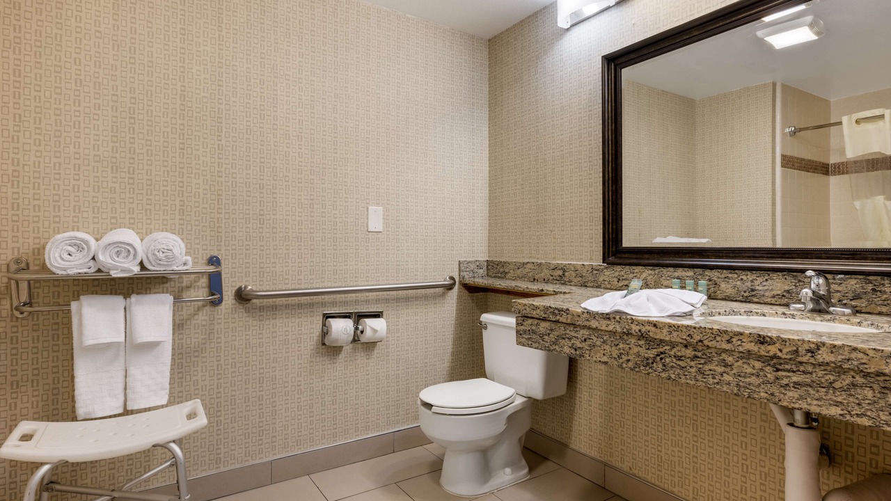 Photo of Bathroom in Harbor