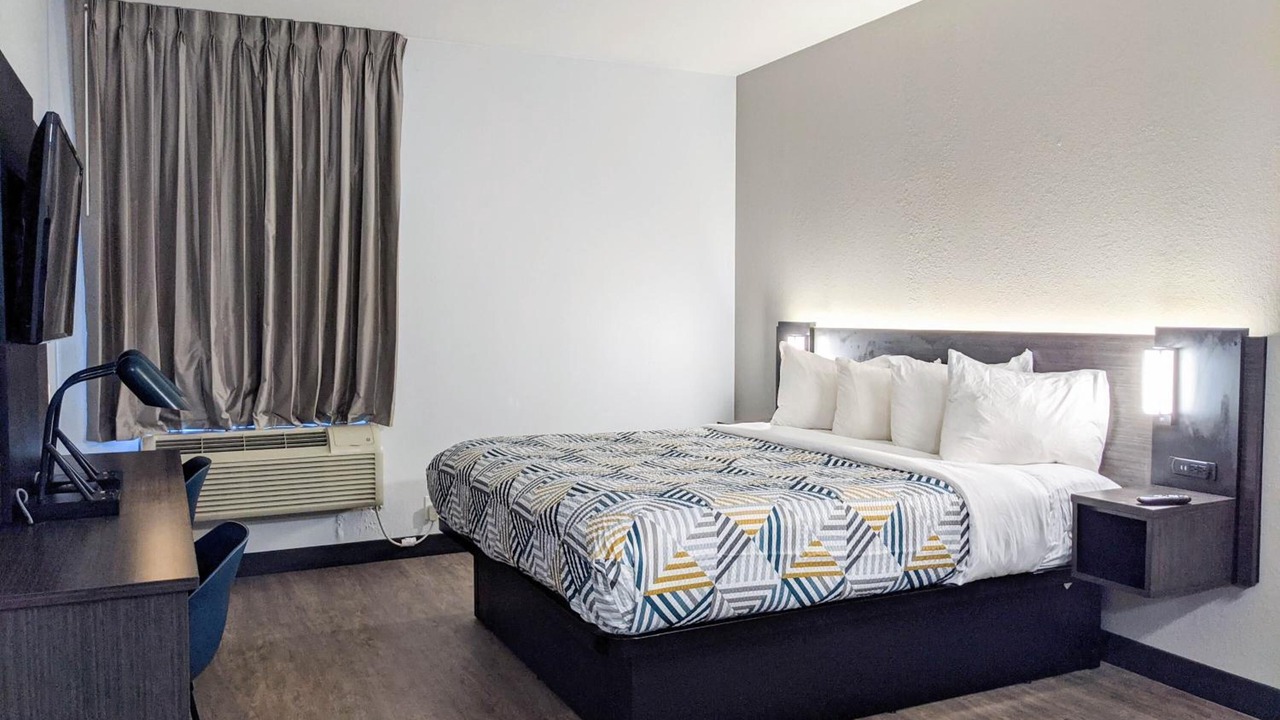 Photo of Bedroom in Pine Forest