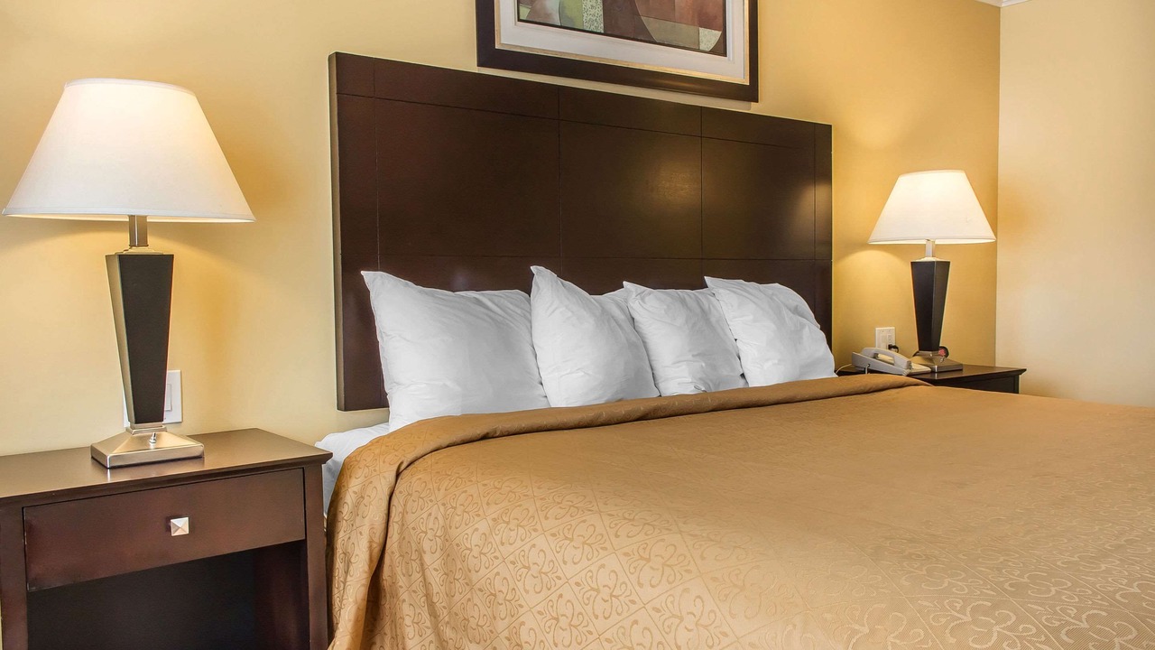 Photo of Bedroom in Mcafee