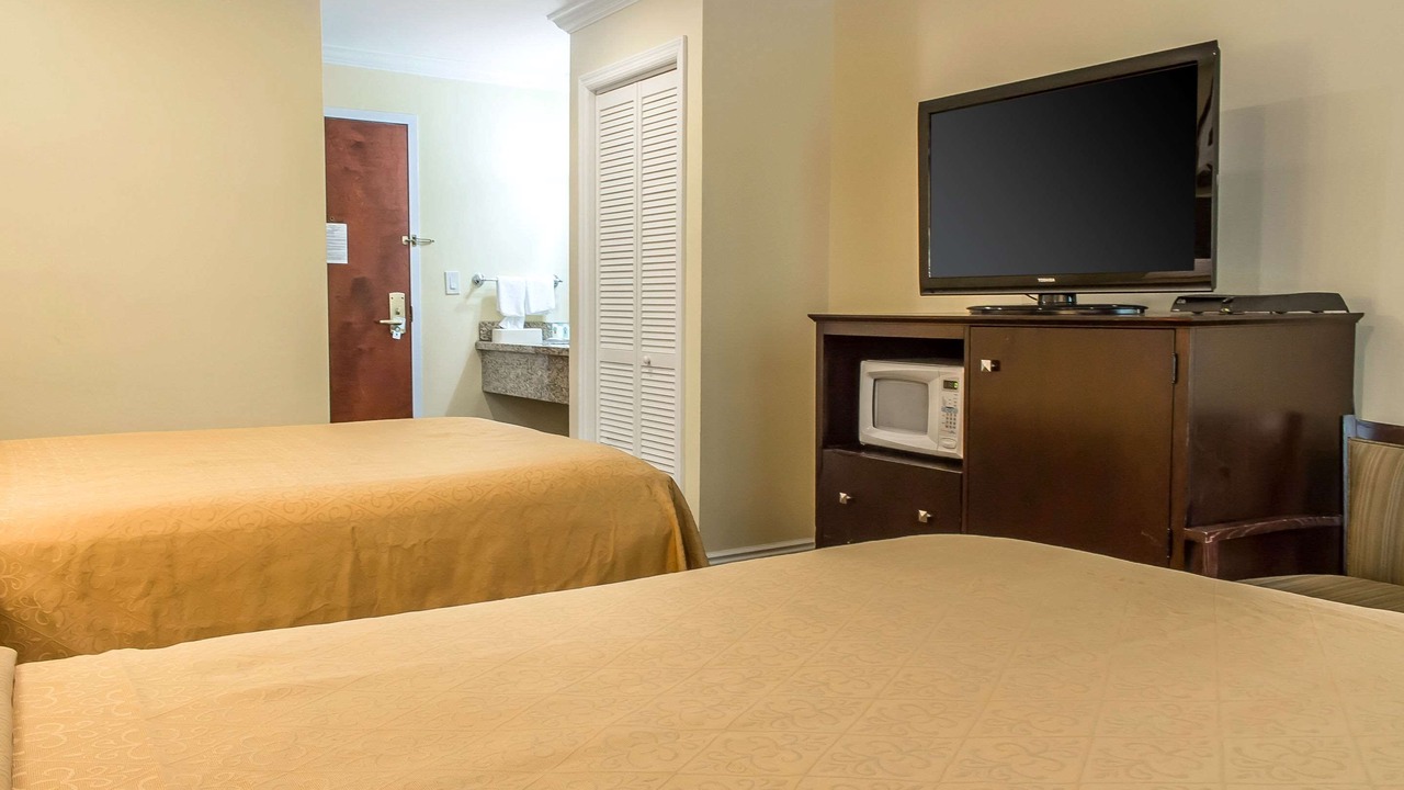 Photo of Bedroom in Mcafee