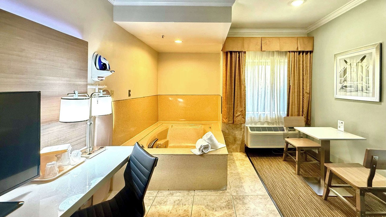 Photo of Bedroom in Lennox