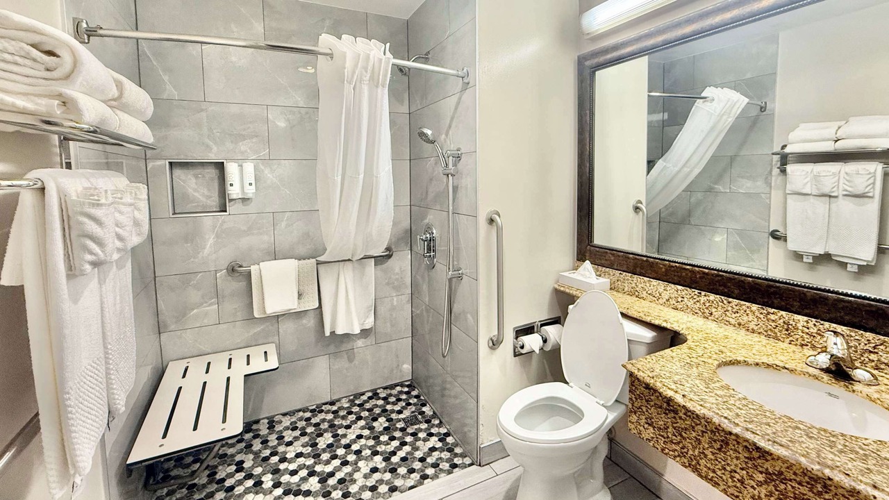 Photo of Bedroom in Lennox