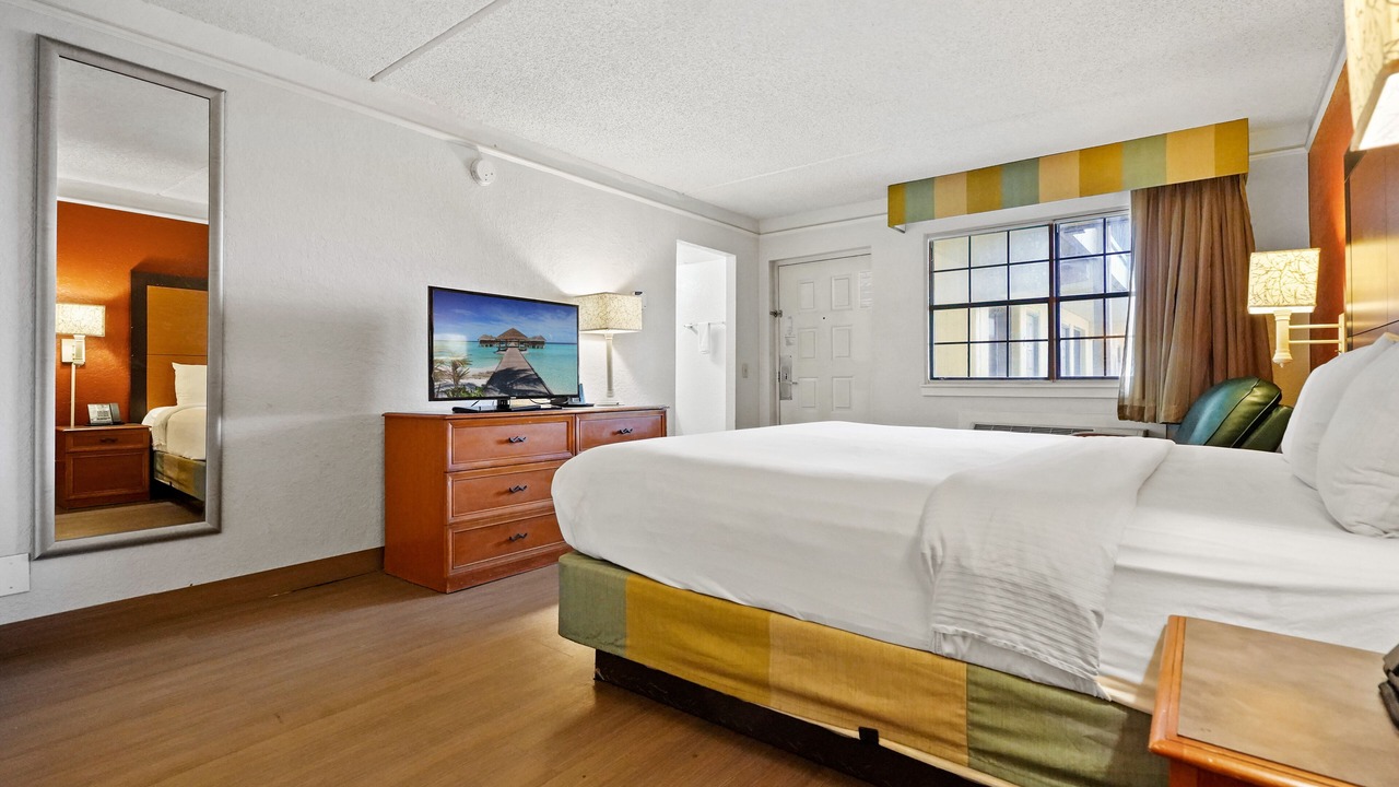 Photo of Bedroom in Costa Mesa
