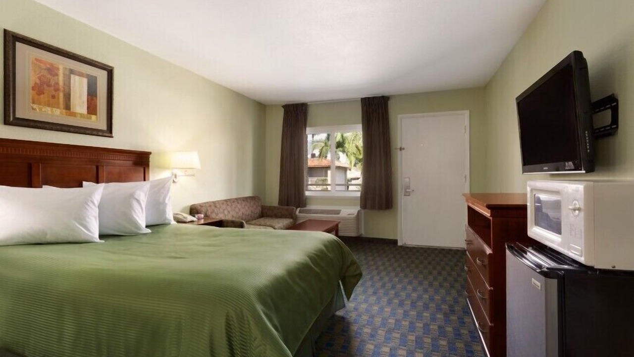 Photo of Bedroom in East Side Costa Mesa