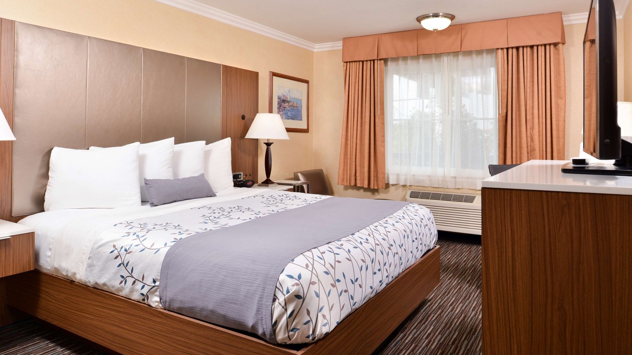Photo of Bedroom in Inglewood