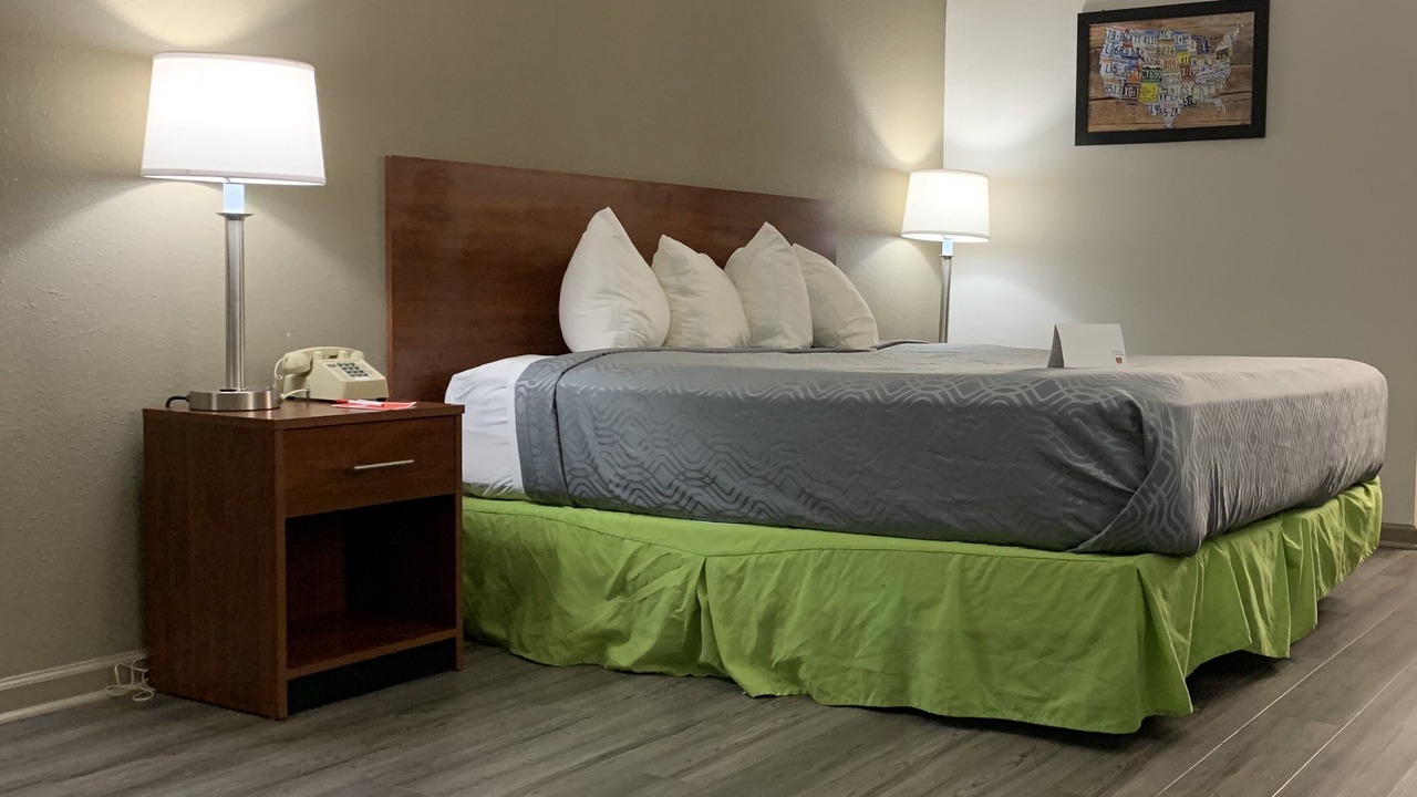 Photo of Bedroom in Troy