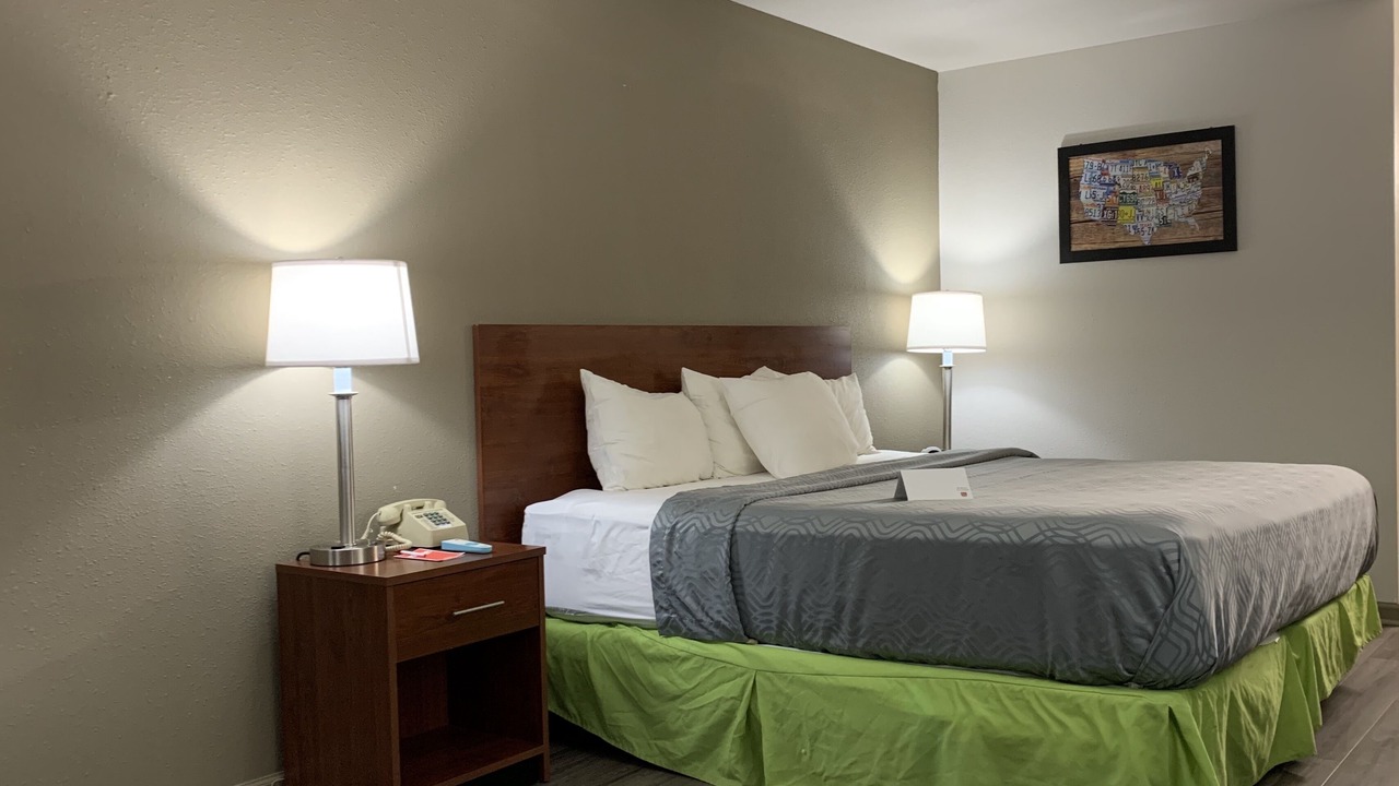 Photo of Bedroom in Troy