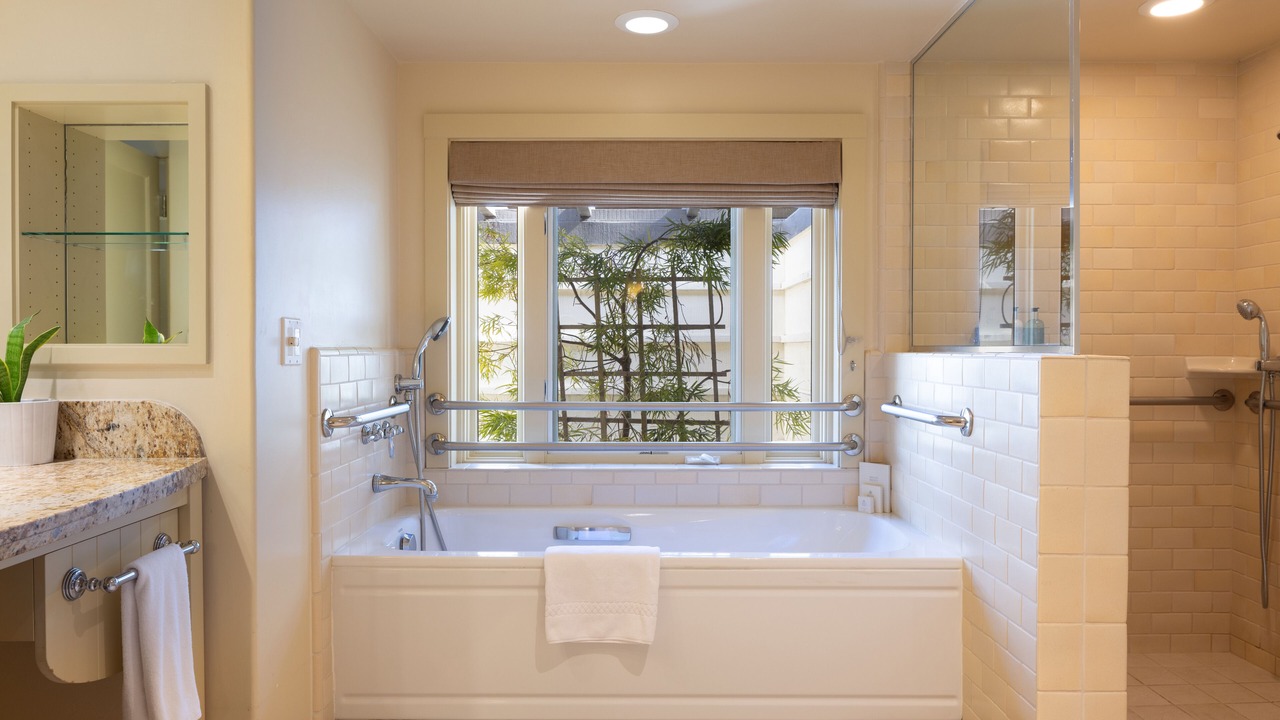 Photo of Bathroom in Quail Lodge