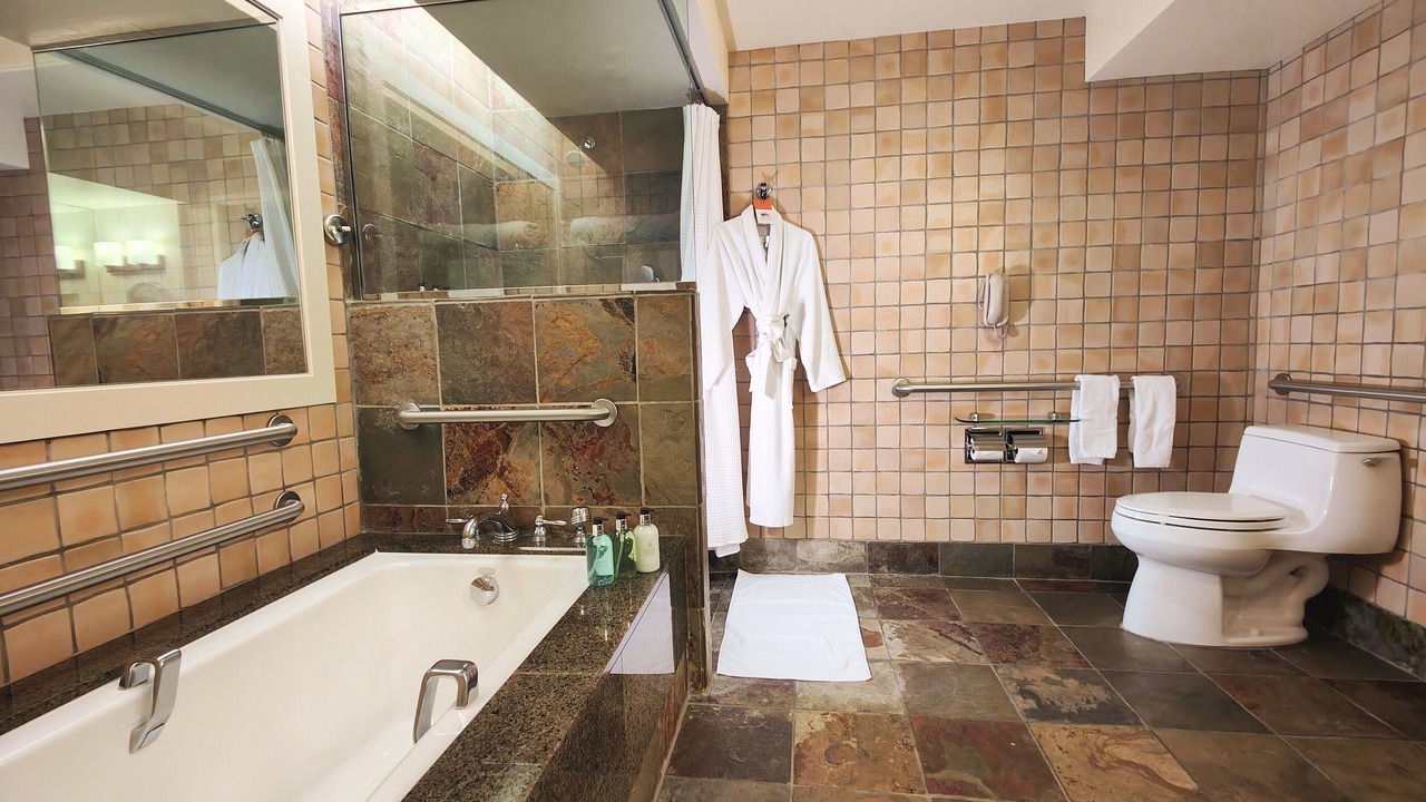 Photo of Bathroom in Quail Lodge