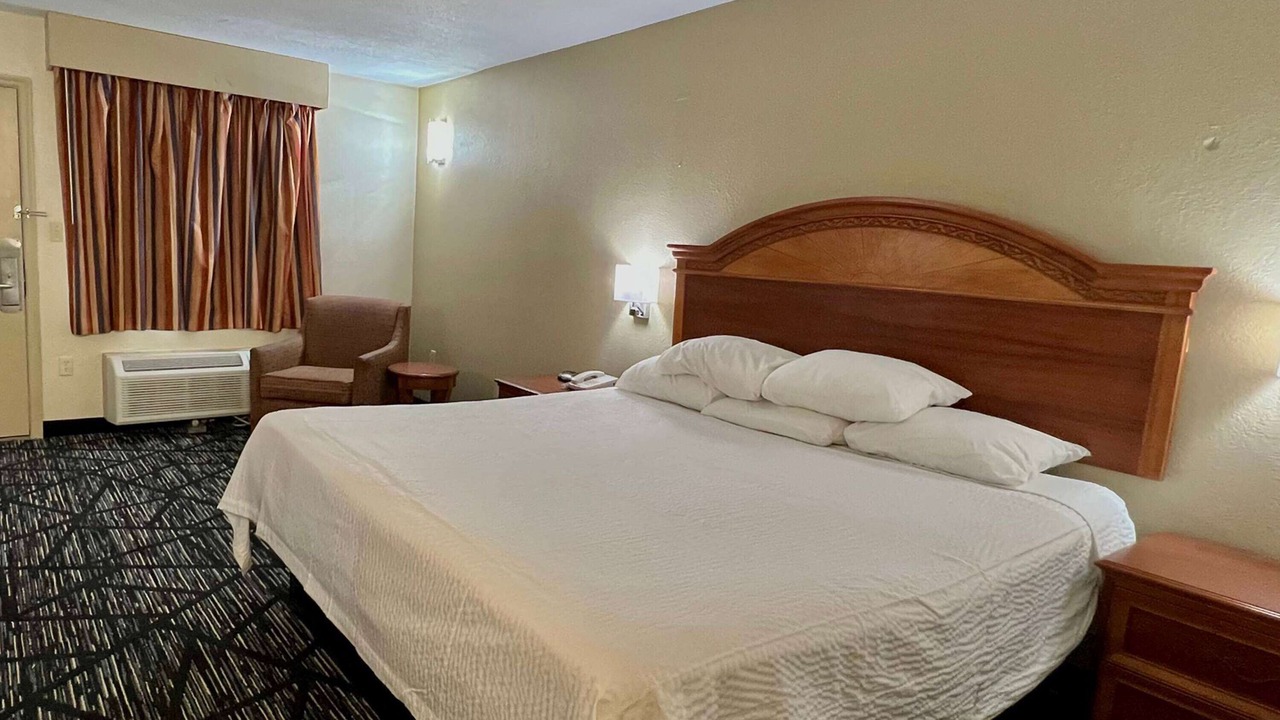Photo of Bedroom in Troy