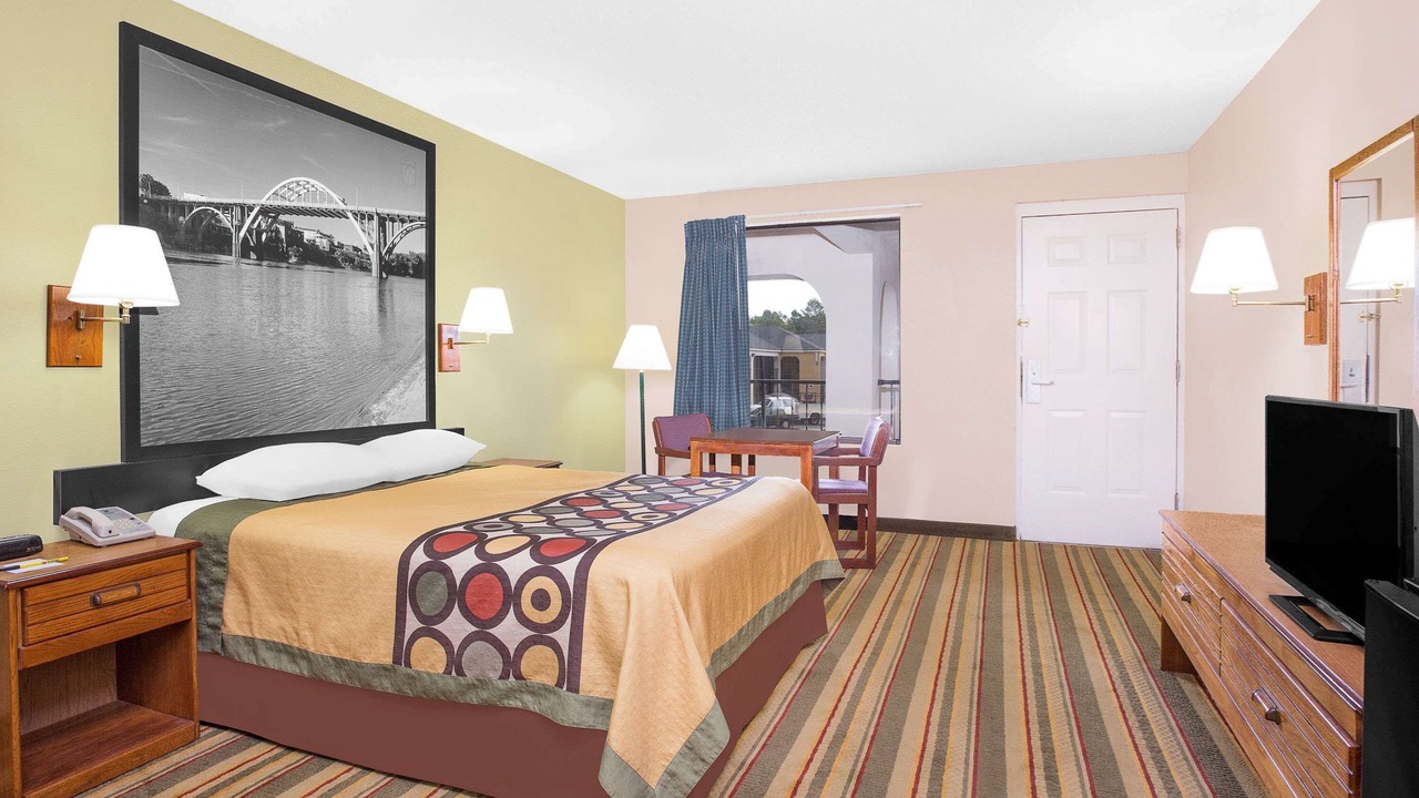 Photo of Bedroom in Eufaula