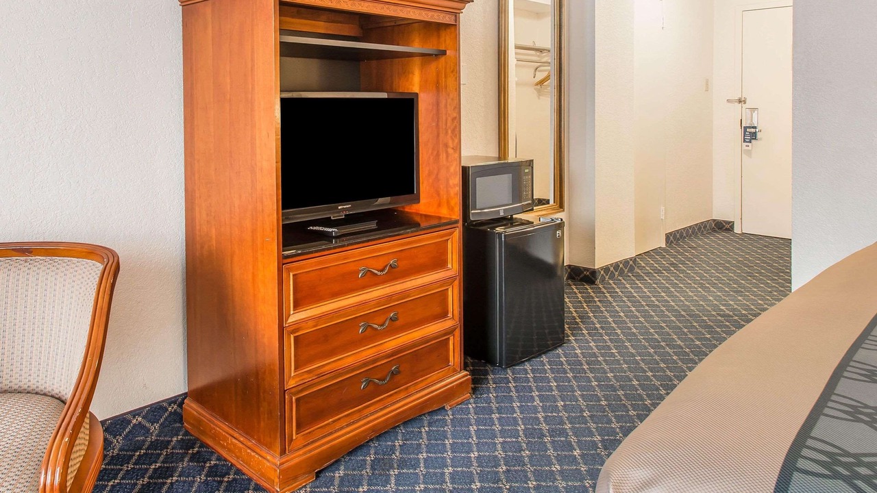 Photo of Bedroom in Golden Glades