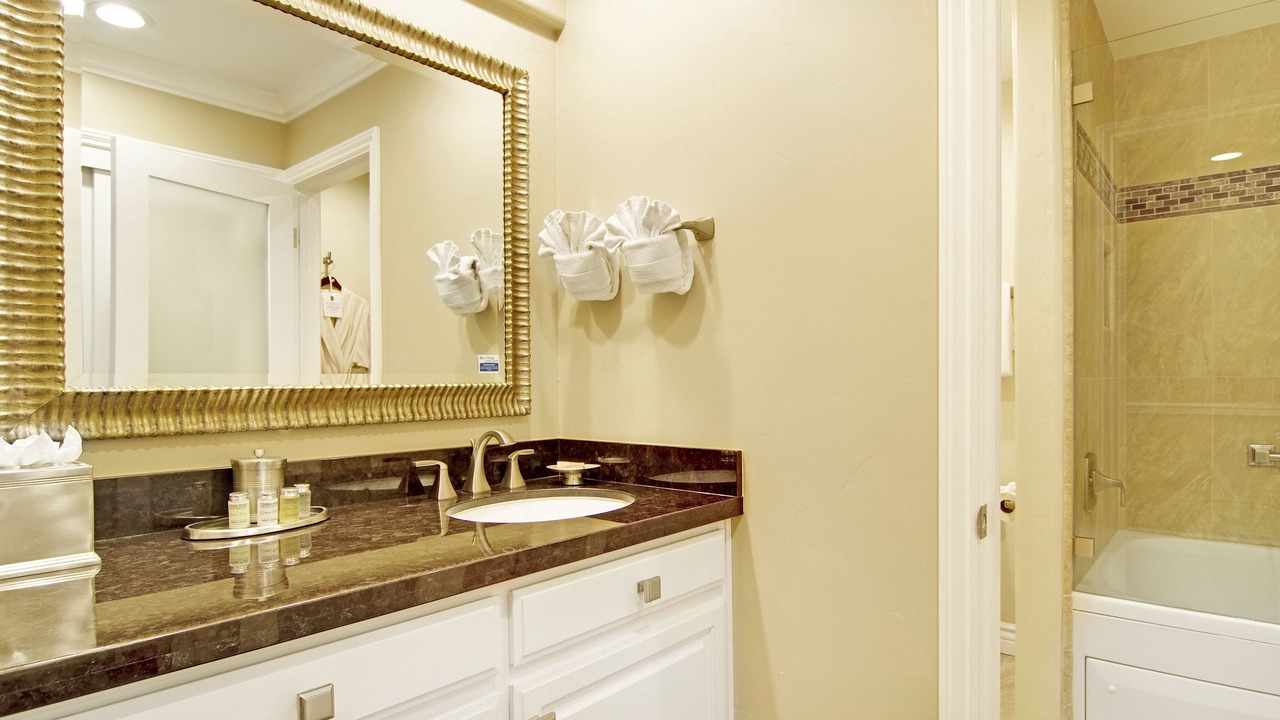 Photo of Bathroom in Golden Rectangle