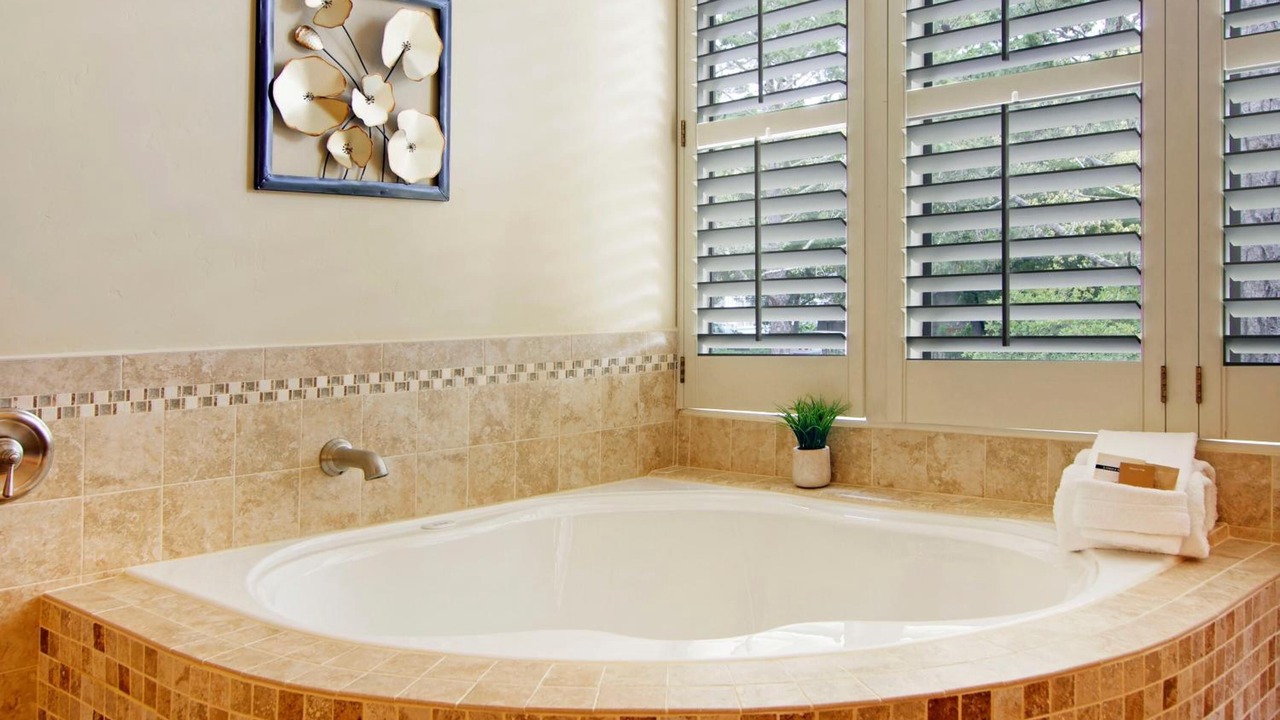 Photo of Bathroom in Golden Rectangle