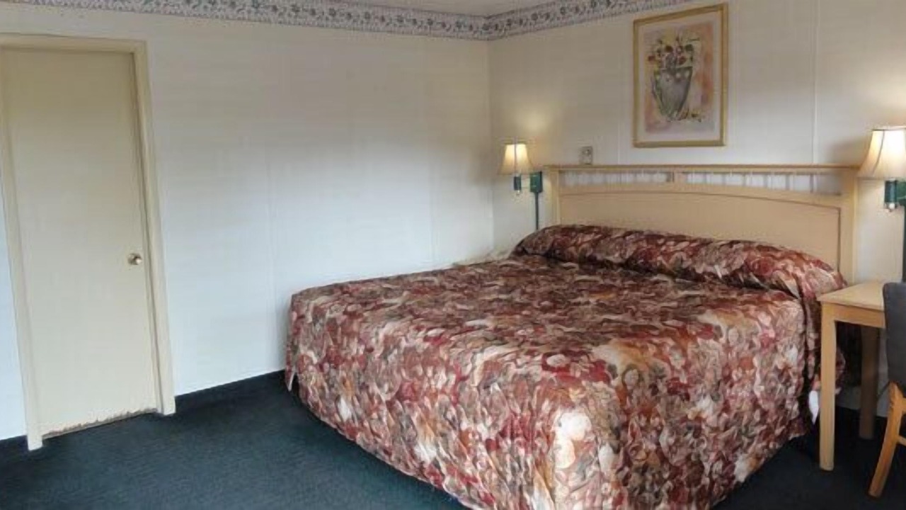 Photo of Bedroom in Big Flats Airport