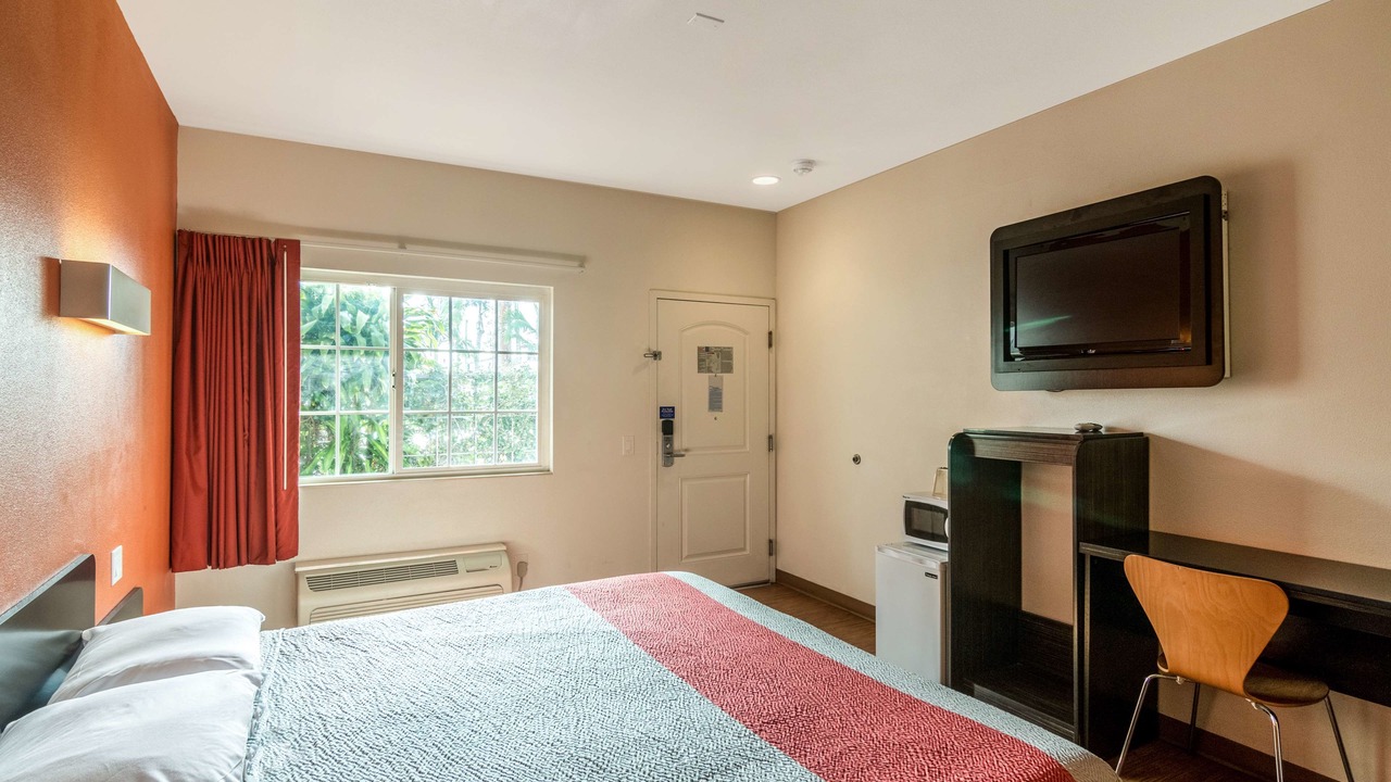 Photo of Bedroom in Bell Gardens