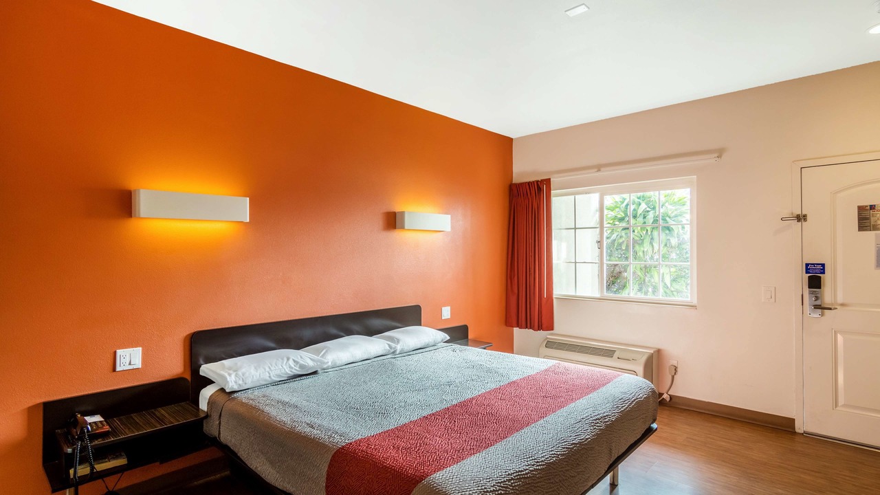 Photo of Bedroom in Bell Gardens