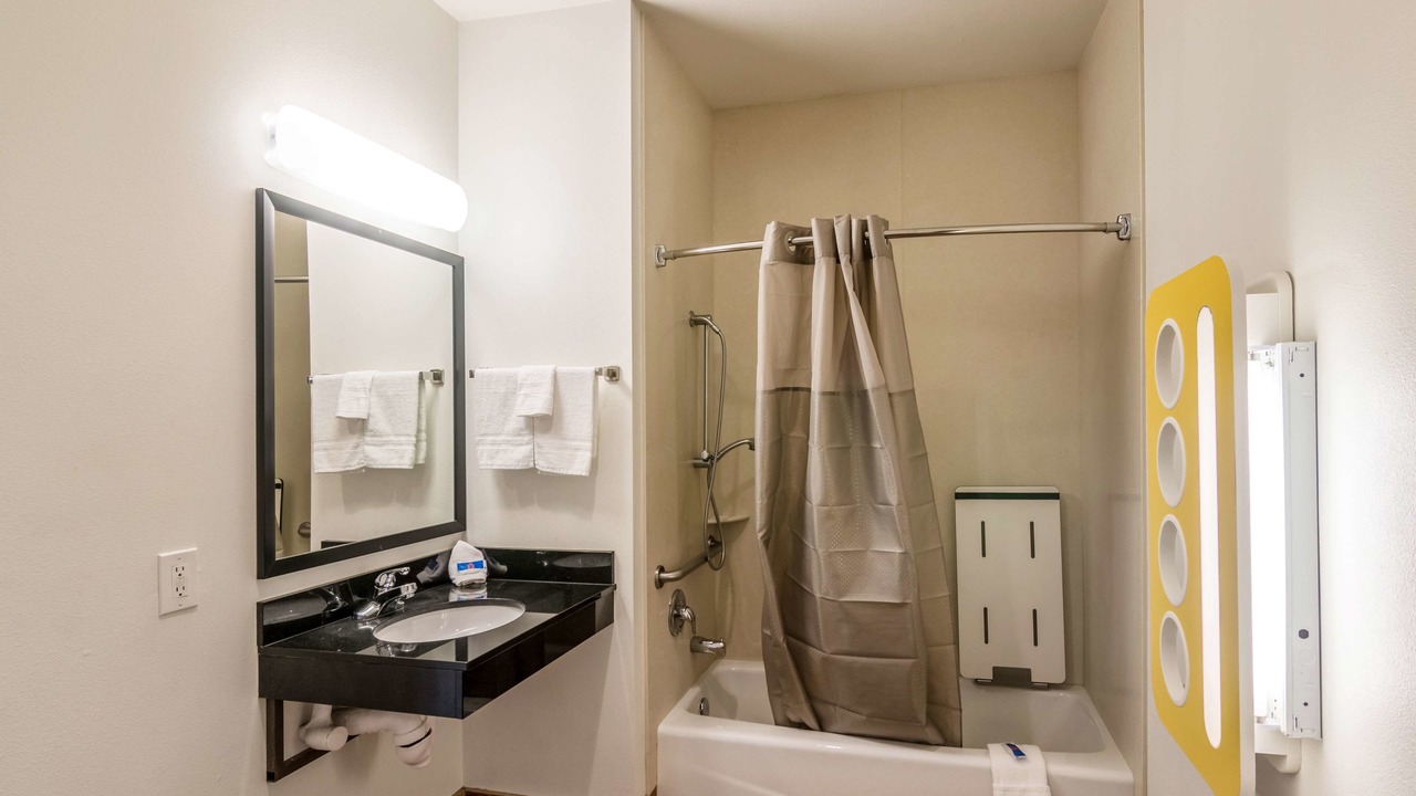 Photo of Bathroom in Bell Gardens