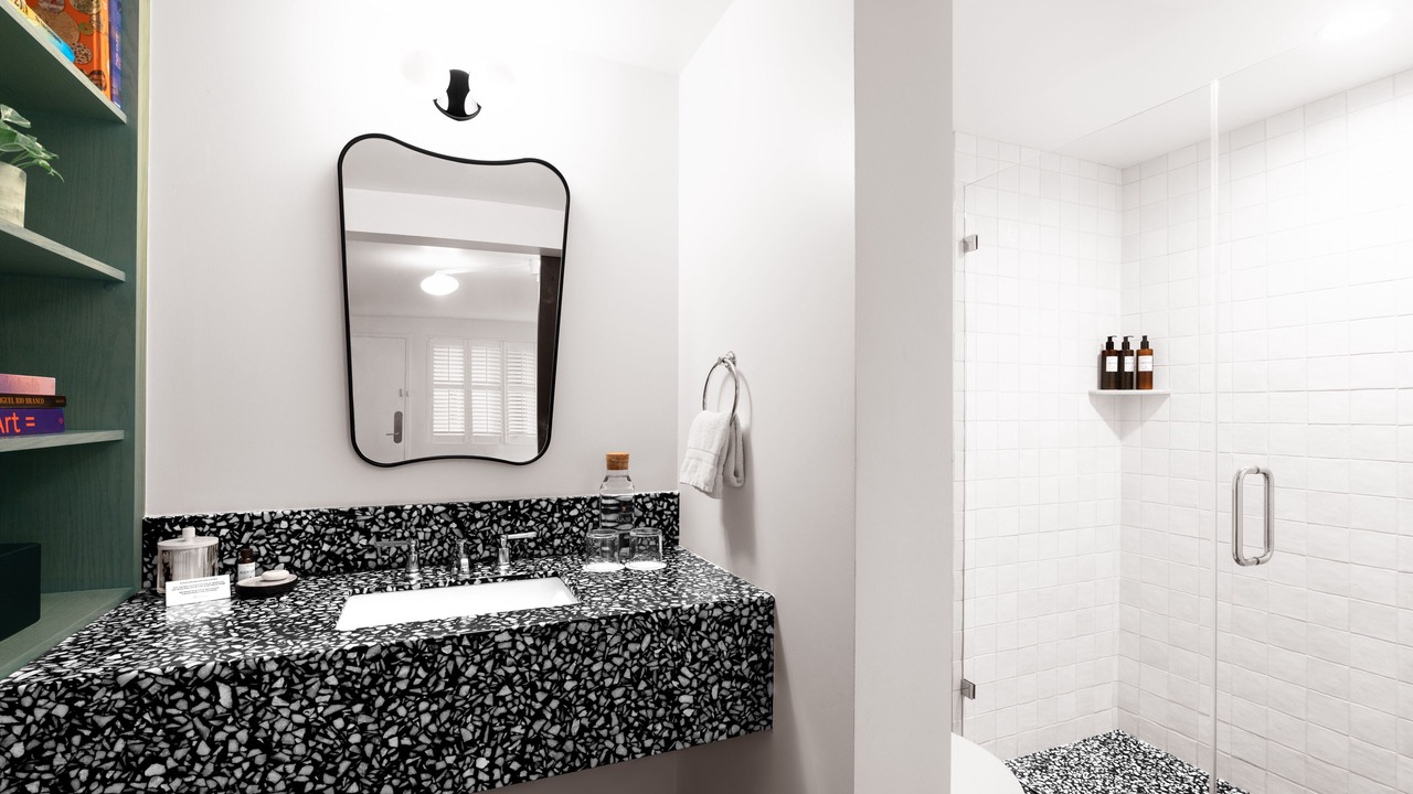 Photo of Bathroom in La Brea
