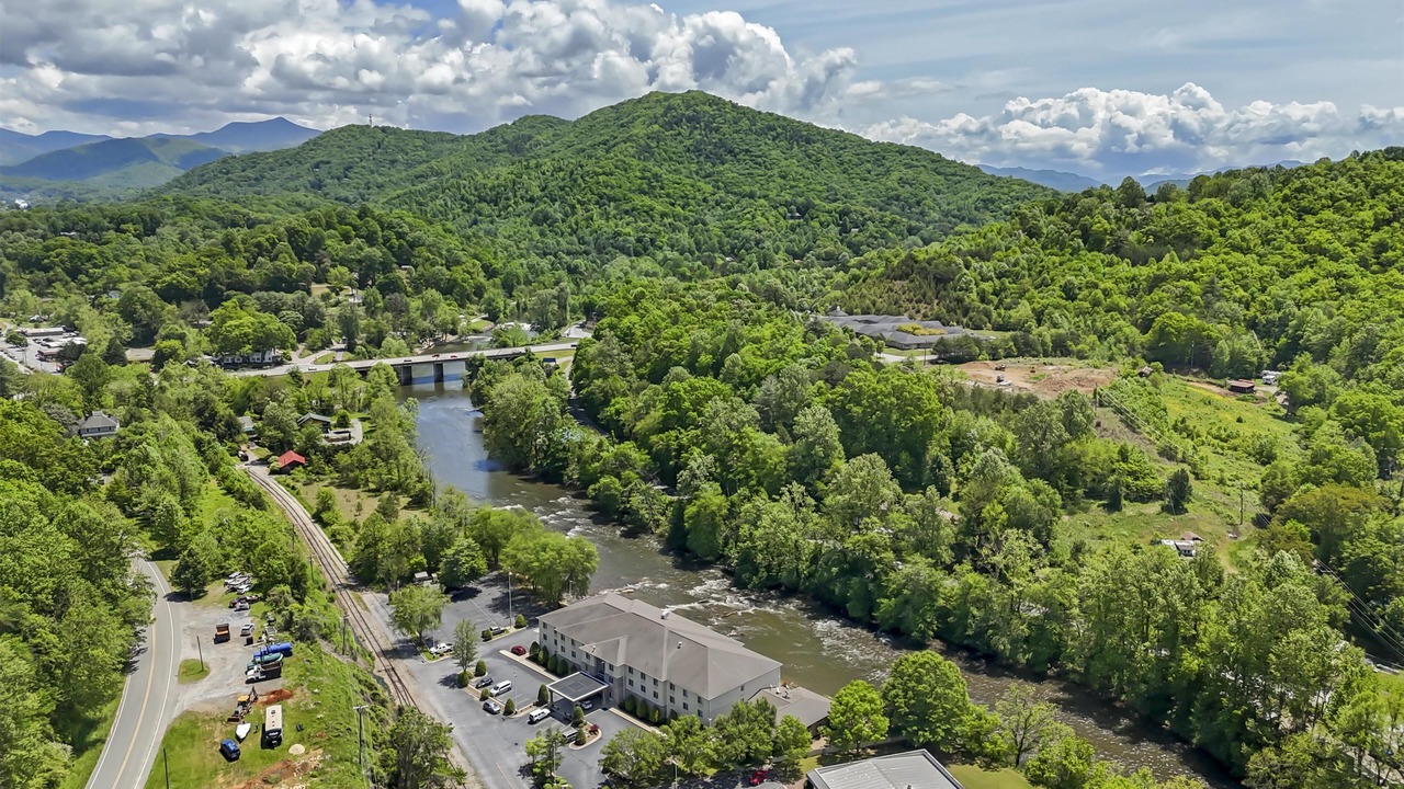Photo of Outdoor in Dillsboro