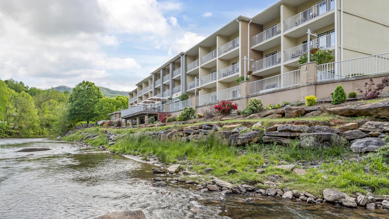 Photo of Outdoor in Dillsboro