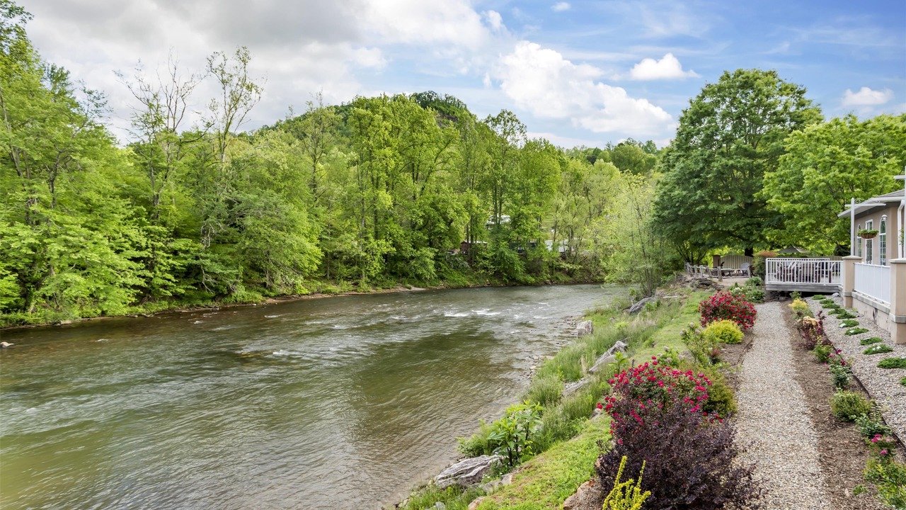 Photo of Outdoor in Dillsboro
