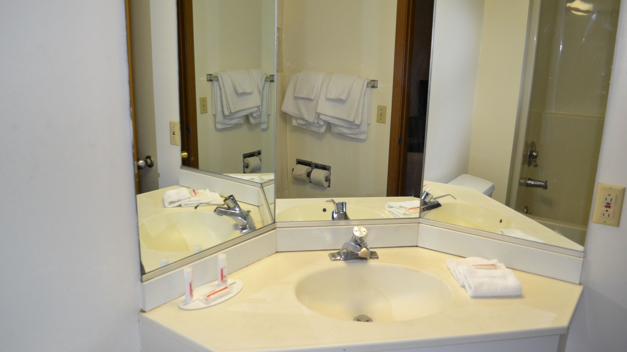 Photo of Bathroom in Niagara Falls