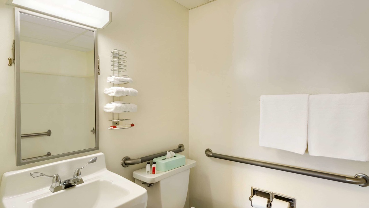 Photo of Bathroom in Niagara Falls