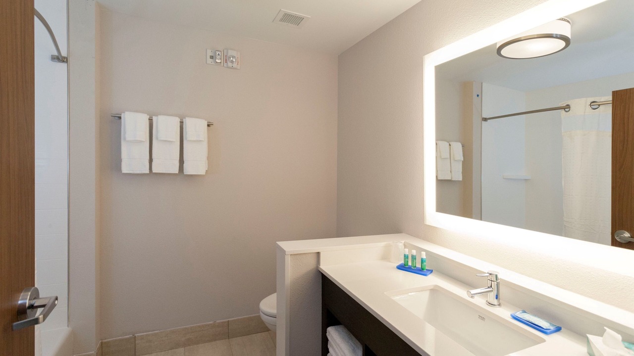 Photo of Bedroom in Hawthorne