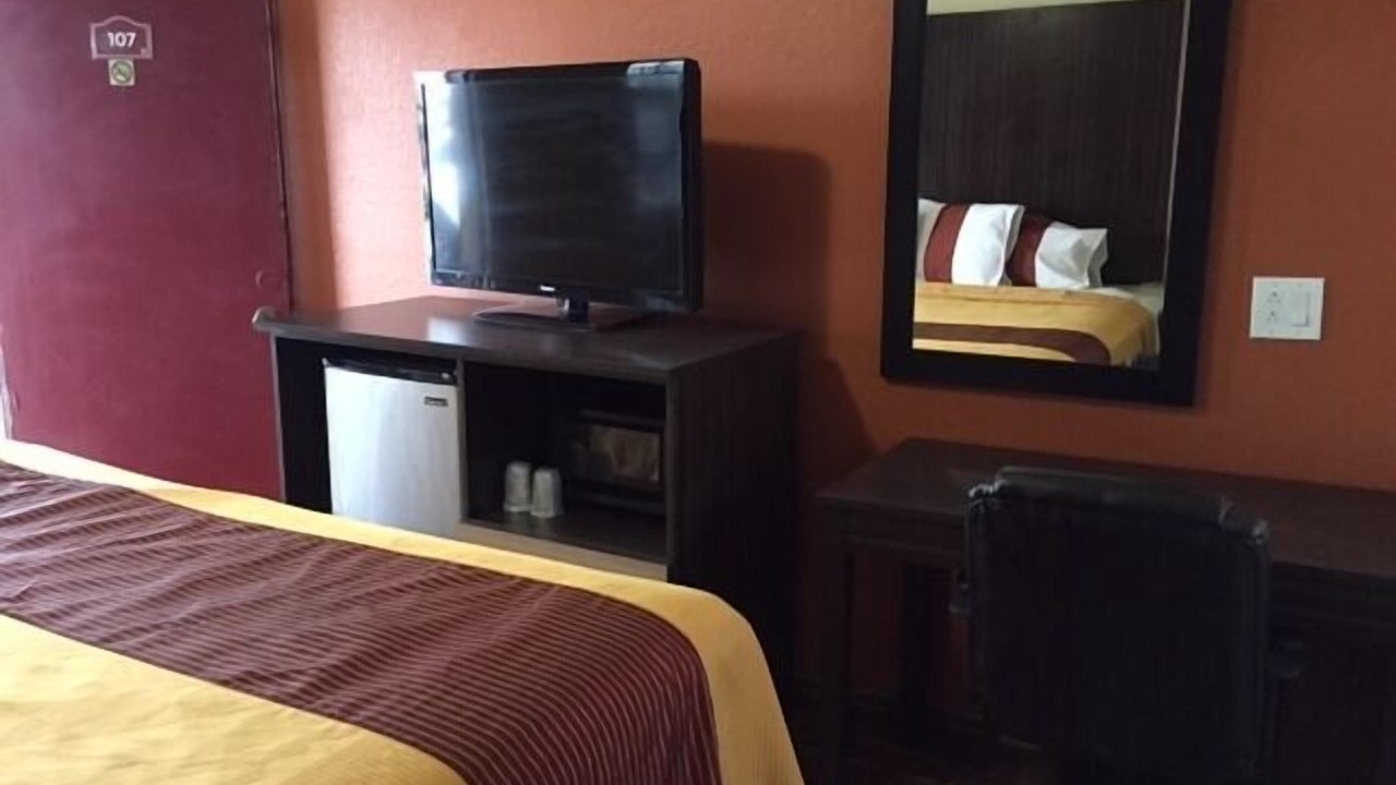 Photo of Bedroom in Tonawanda