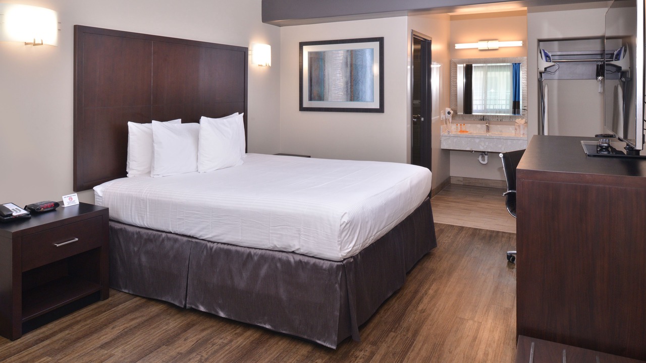 Photo of Bedroom in Tarzana