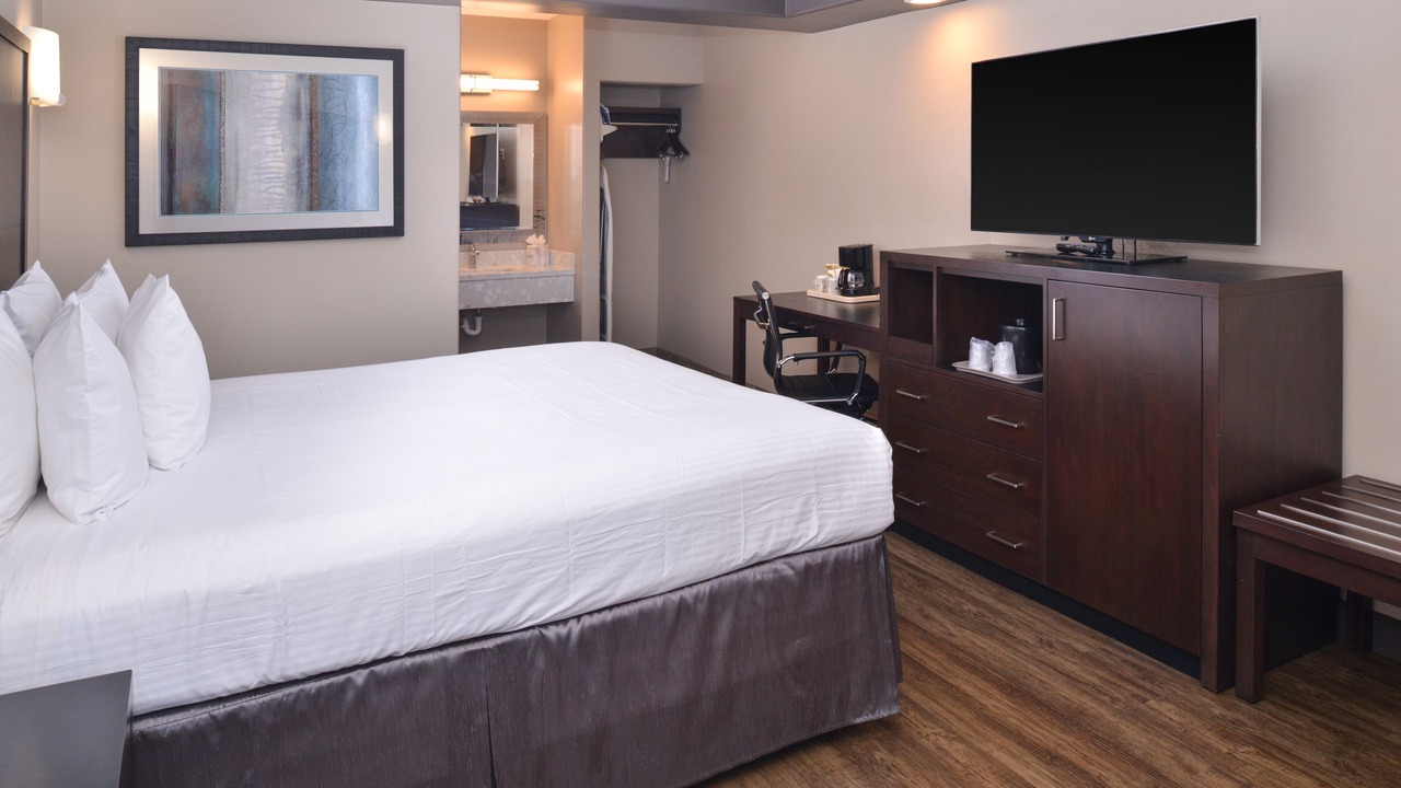 Photo of Bedroom in Tarzana