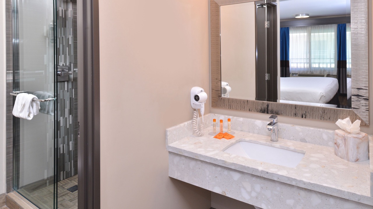 Photo of Bathroom in Tarzana