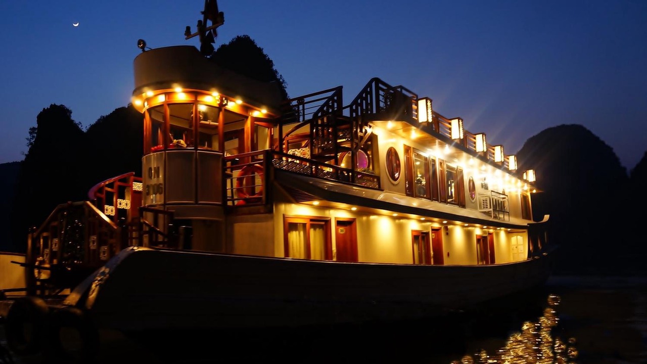 Photo of Buildings in Bai Chay