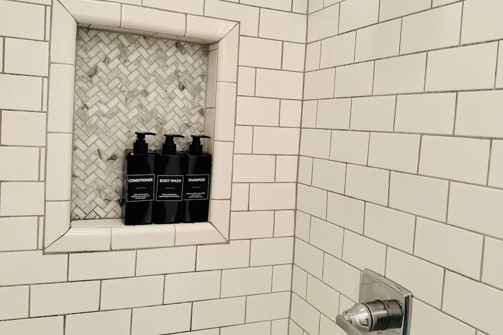 Photo of Bathroom in Gunter Afs