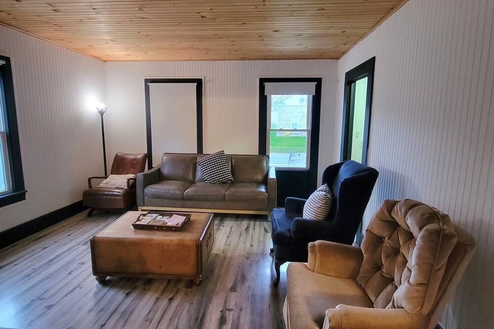 Photo of Livingroom in Penn Yan