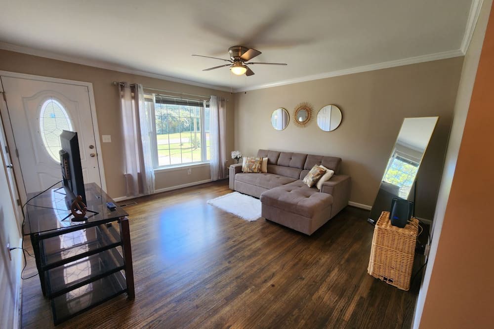 Photo of Livingroom in Bessemer