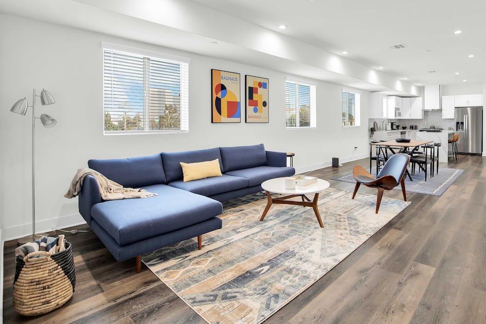 Photo of Livingroom in Westlake