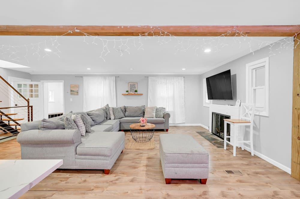 Photo of Livingroom in Englewood