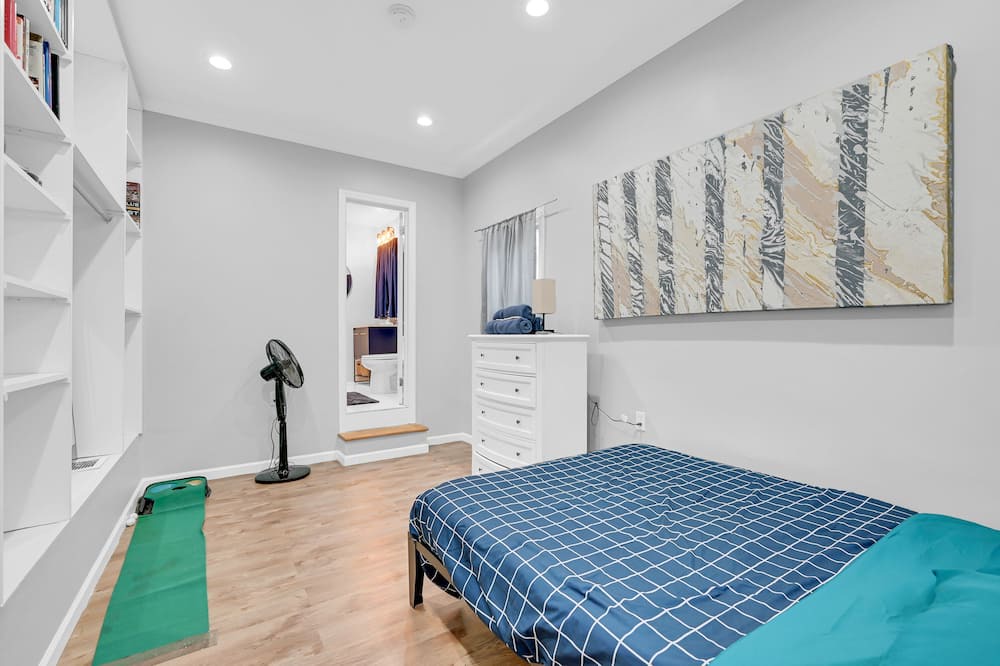 Photo of Bedroom in Englewood