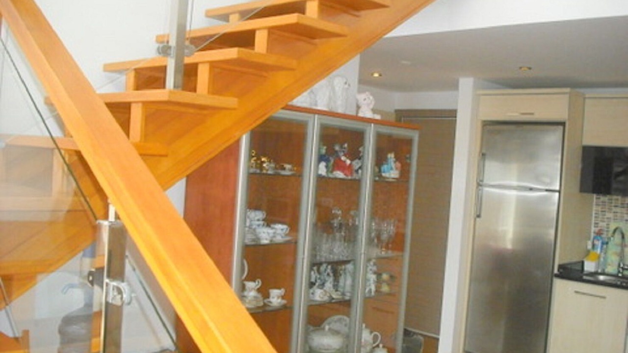 Photo of Others in Side