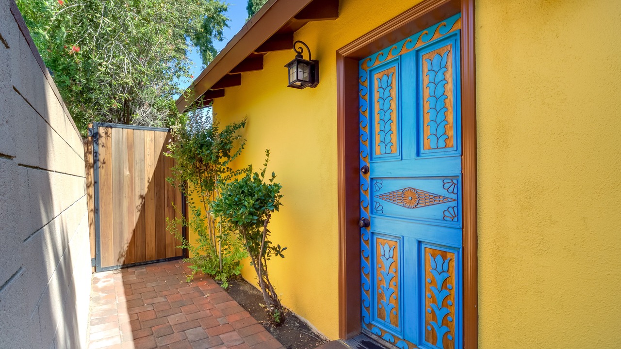 Photo of Outdoor in Woodland Hills