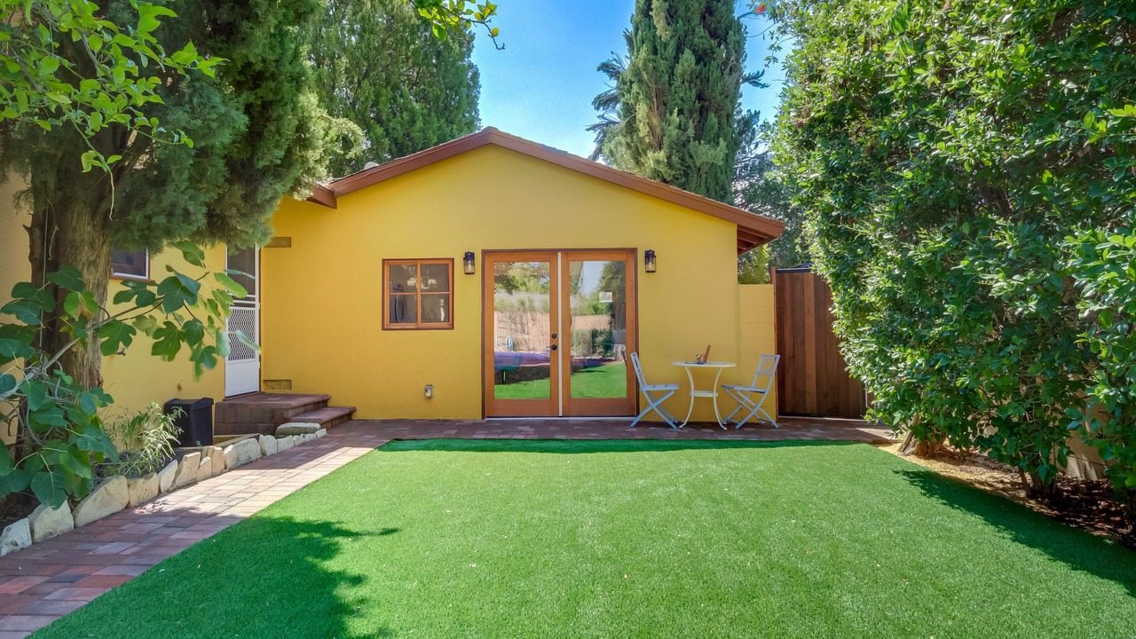 Photo of Outdoor in Woodland Hills