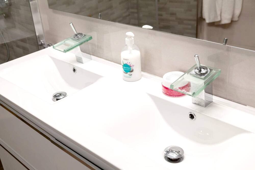 Photo of Bathroom in Reus