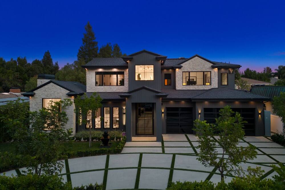 Photo of Others in Encino
